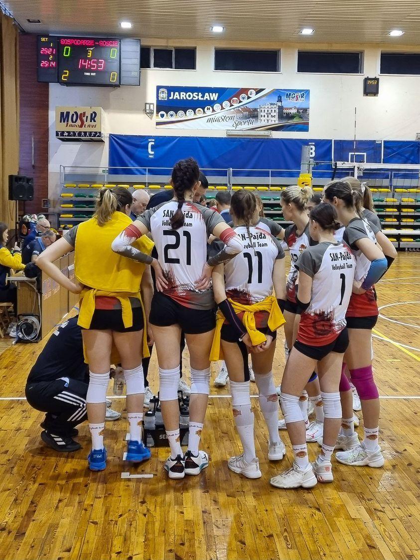 San-Pajda Jarosław trochę na własne życzenie uległ beniaminkowi z Mogilna.<br/>fot.www.facebook.com/SanPajdaVolleyballTeam