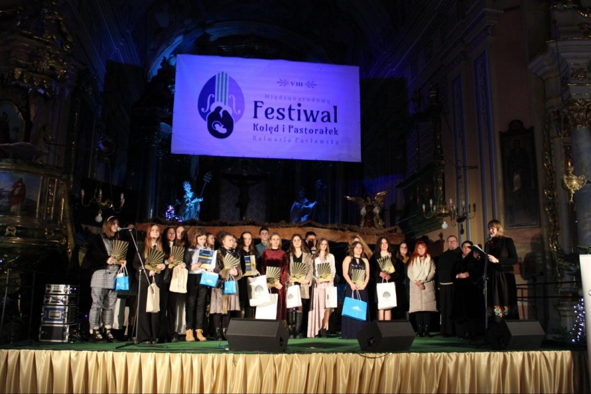 Główny etap festiwalu został poprzedzony przesłuchaniami online. Z 91 nagrań video, jury zaprosiło do Kalwarii Pacławskiej 54 uczestników. <br/>fot.Centrum Kulturalne Przemyśl