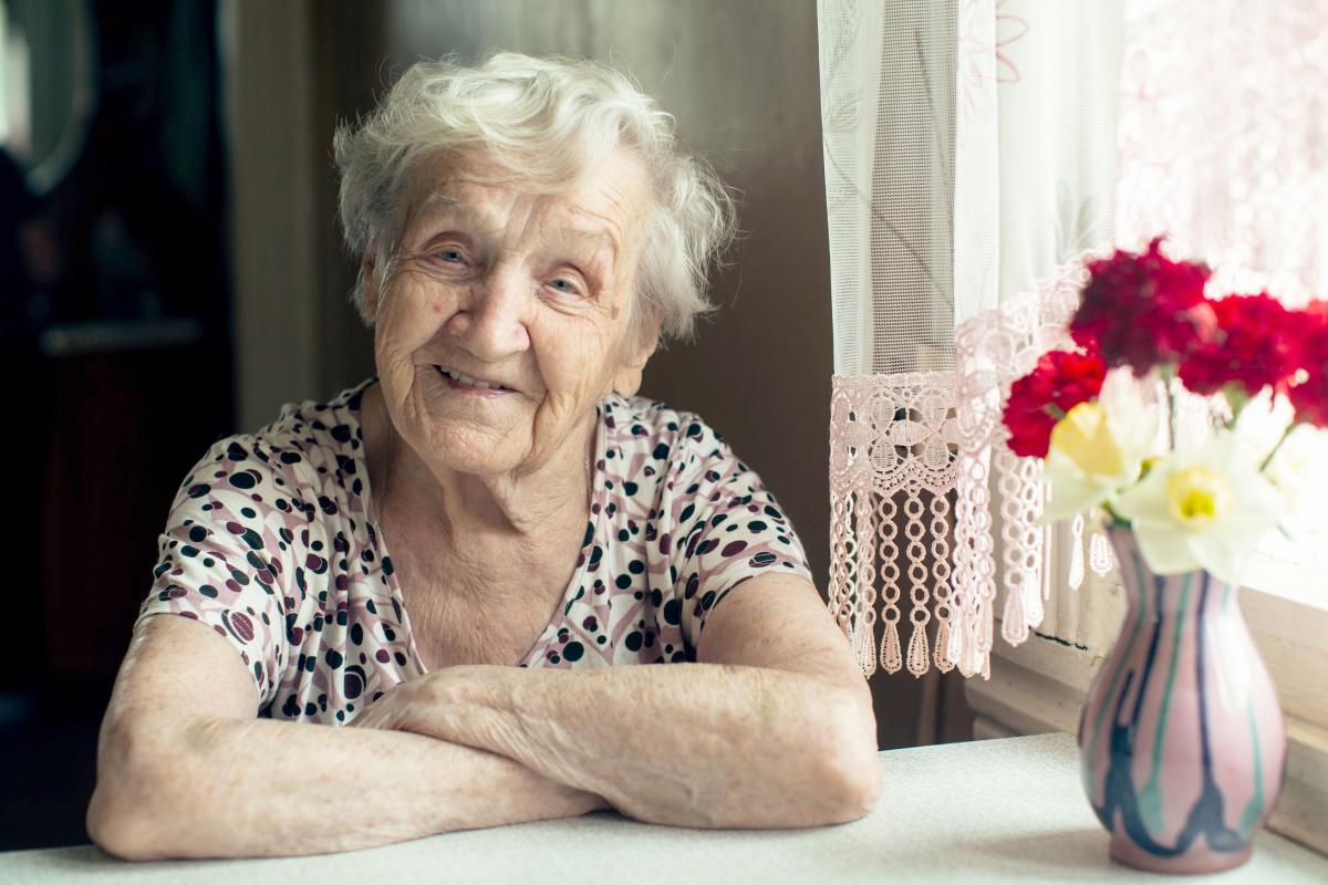 „Kiedy babcia była mała, to sukienkę i fartuszek krótki miała. Małe nóżki, chude rączki i lubiła jeść cukierki oraz pączki. I co , i co , że babcia nam urosła , że lat ma trochę więcej niż ja i brat, i siostra”– piękne akademie ku czci kochanych babć i dziadków odbyły się m.in. w Muninie, czy Sienia