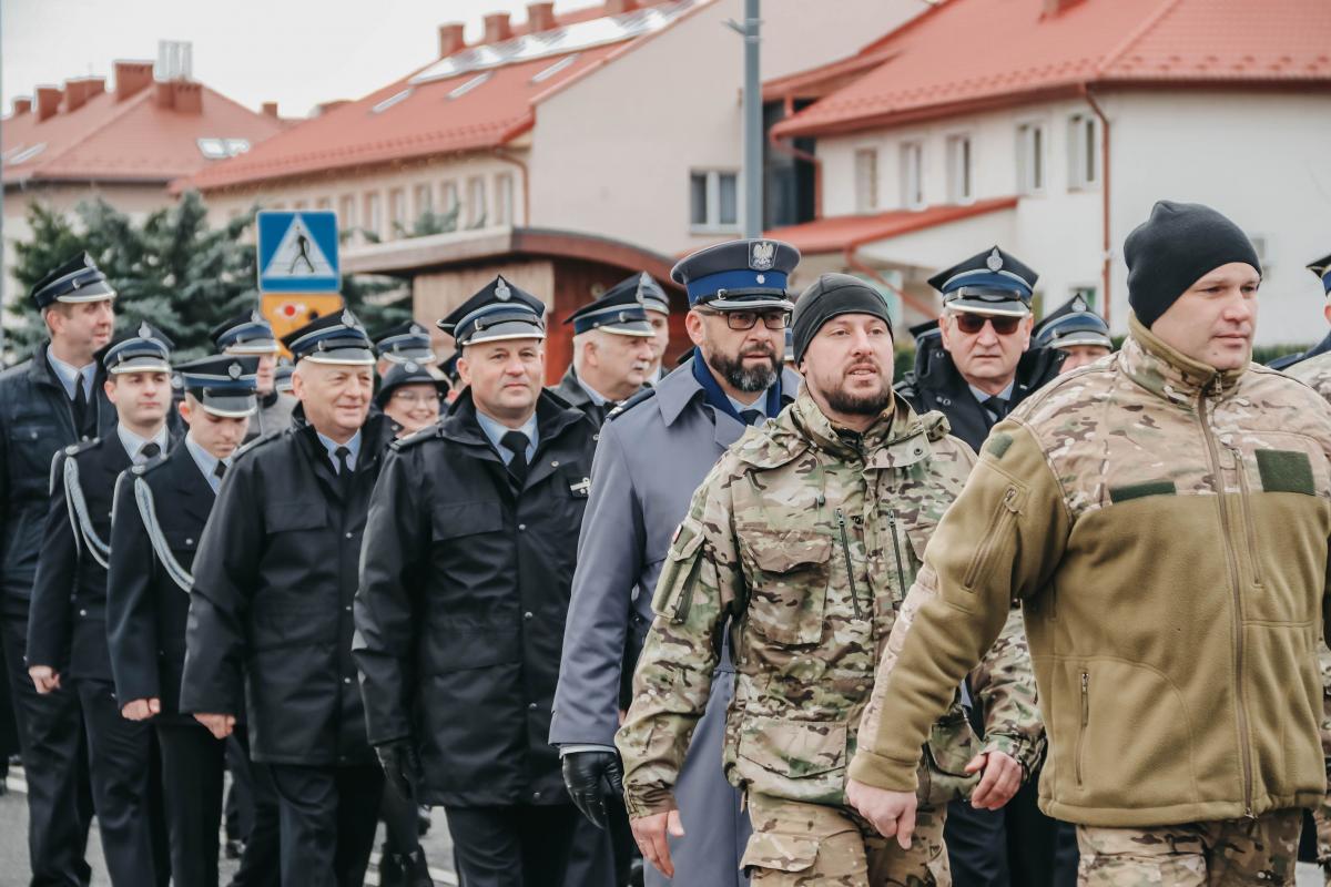 Spotkania tego typu są wyjątkową okazją do podziękowania tym, którzy na co dzień dbają o nasze bezpieczeństwo: żołnierzom, celnikom, strażakom i policjantom. <br/>fot.UG Tryńcza