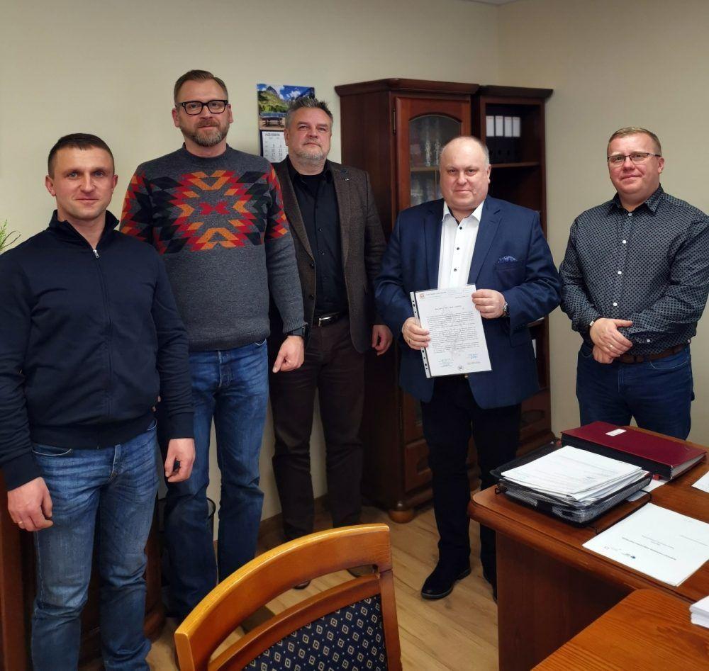 Tak zwaną kropką nad „i” było uzyskanie niezbędnych certyfikacji, potwierdzających, że obiekt lekkoatletyczny spełnia wymagania World Athletics i PZLA.

<br/>fot.UM Przeworsk