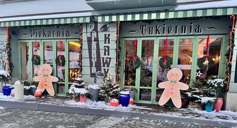Zwycięska, najpiękniejsza świąteczna witryna Przemyśla to witryna cukierni „Selfier” przy ul. Rynek 2.<br/>fot.ze zbiorów własnych