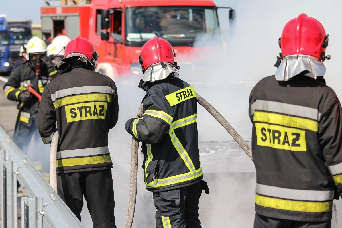 Zakończenie roku to niestety także smutne statystyki. W interwencjach zginęło ponad 440 osób, z czego 15 w wyniku pożaru. Pozostali to ofiary wypadków drogowych, utonięć i śmiertelnego zatrucia tlenkiem węgla.  

