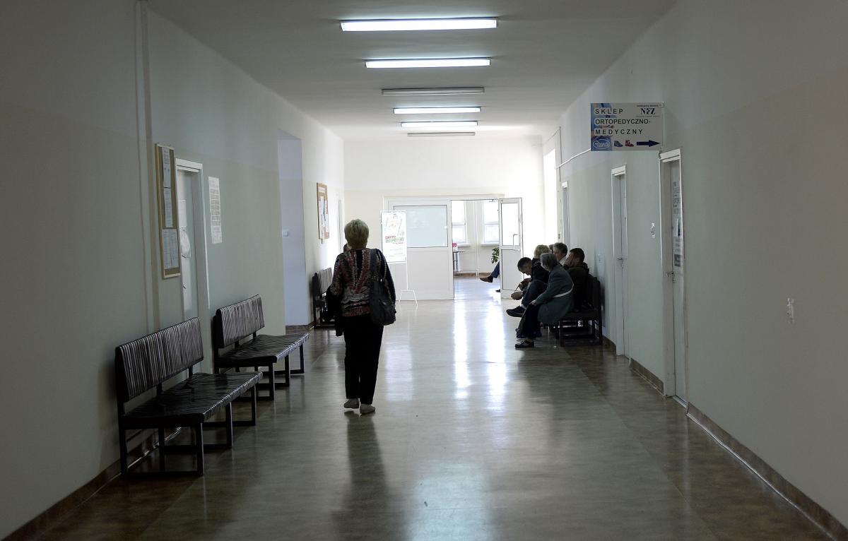 Ankieterzy NFZ kolejny raz dzwonią do pacjentów, którzy korzystali w ostatnim czasie z porad specjalistów, prosząc ich m.in. o ocenę zaangażowania lekarza, a także wypowiedzenie się na temat postawy pracowników rejestracji i sprawności w umawianiu pacjentów. 

<br/>fot.zbiory własne
