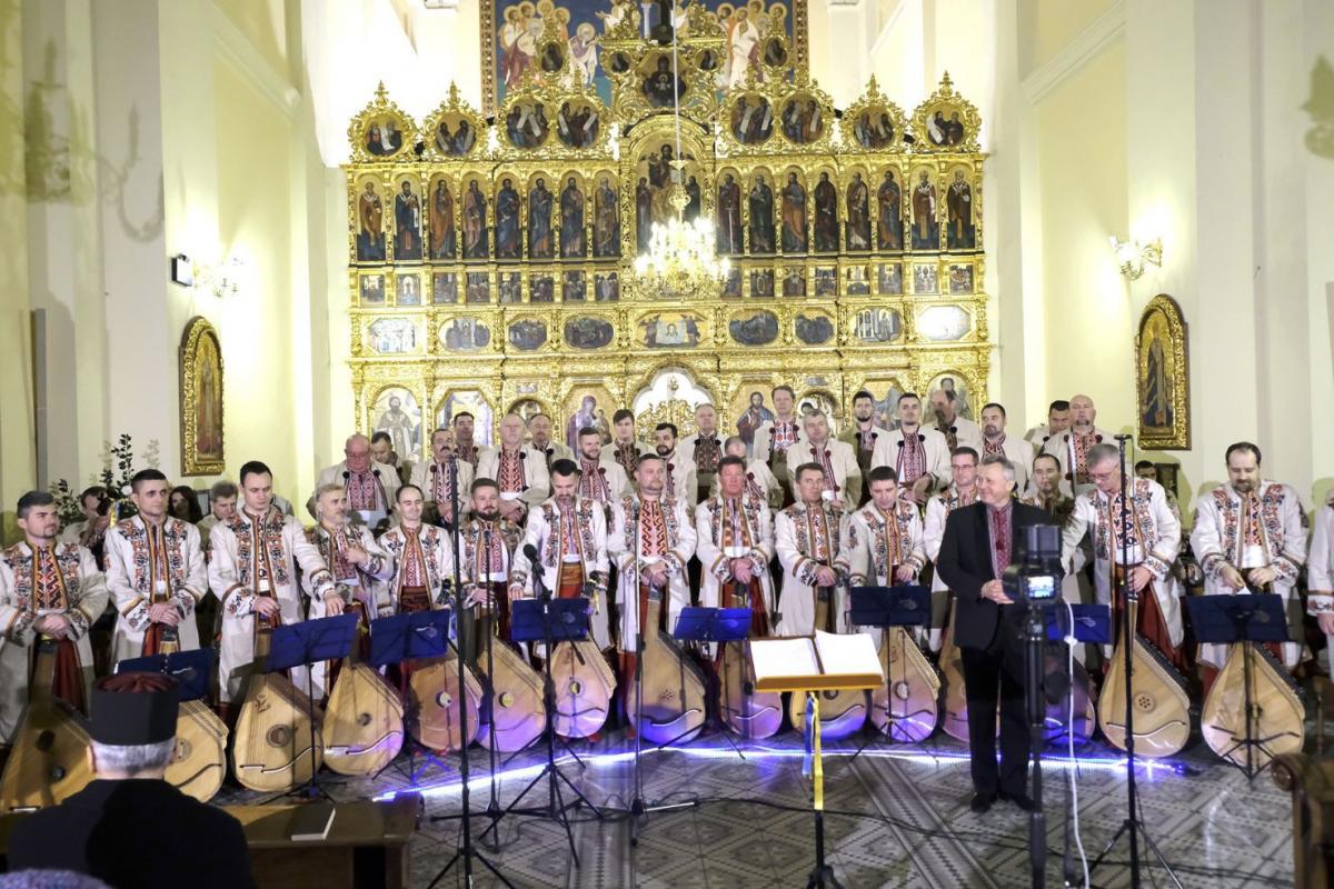 Narodowa Kapela Bandurzystów podczas koncertu w świątyni.<br/>fot.Jacek Szwic