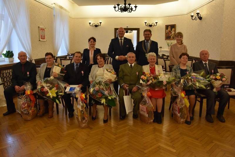 W gronie jubilatów z terenu gminy Przeworsk była jedna para z 60-letnim małżeńskim stażem i 4 pary, które decyzję o małżeństwie podjęły 50 lat temu.

<br/>fot.UG Przeworsk