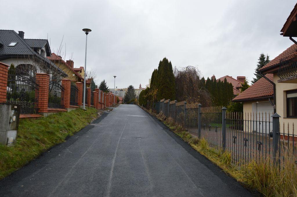 Ulica Goszczyńskiego w Przemyślu, równoległa do ulicy Glazera, zyskała całkiem nową nawierzchnię.<br/>fot.UM Przemyśl  