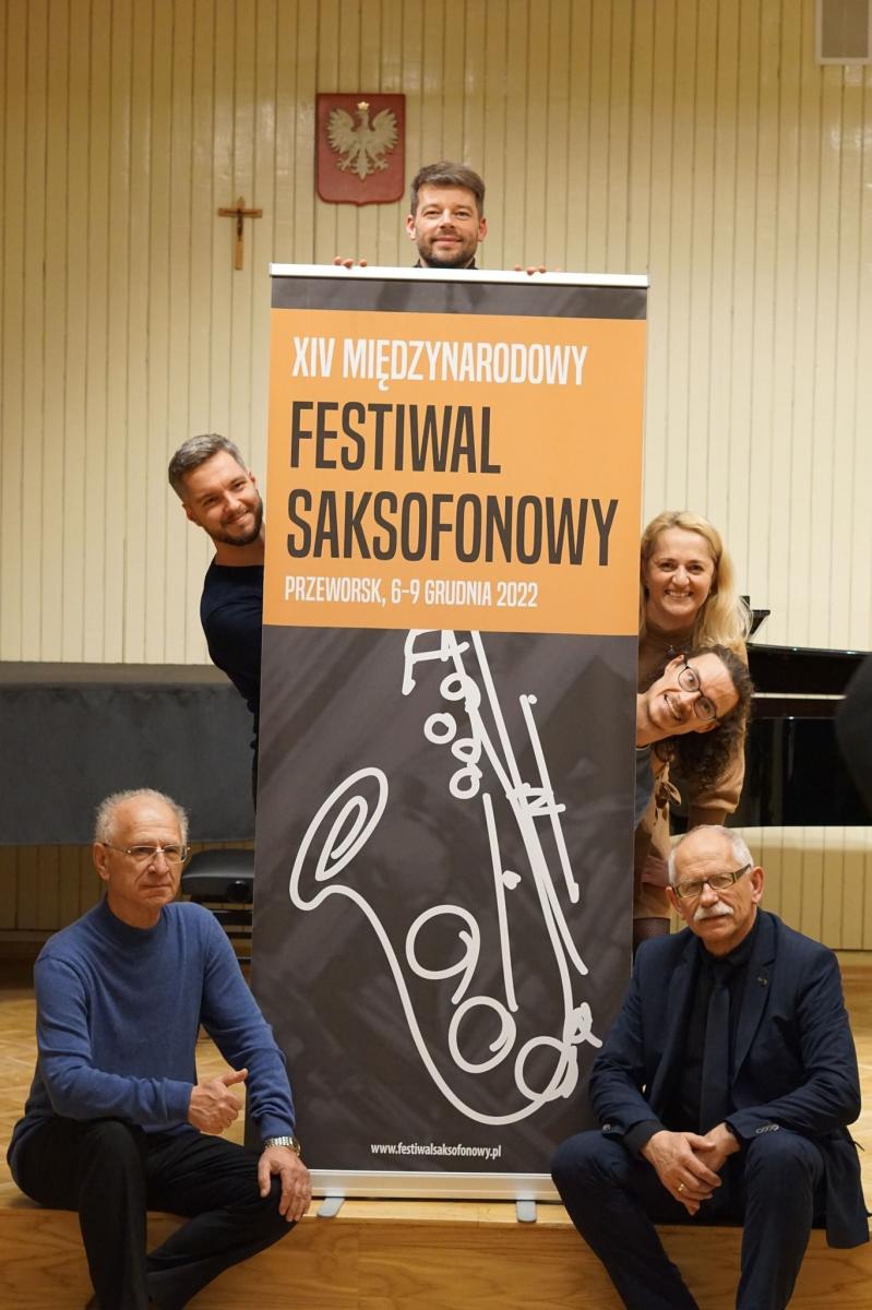 Jury po długim dniu pracy: Magdalena Jakubska-Szymiec, Włodzimierz Spodymek, Krzysztof Koszowski, Bartłomiej Duś, Jurij Wasylewicz, Wiesław Wojtas