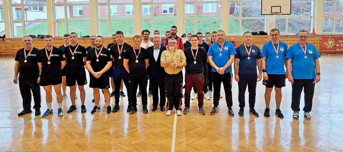 Uczestnicy zawodów w Pruchniku w kategorii grup zorganizowanych.<br/>fot.Marek Gudzelak