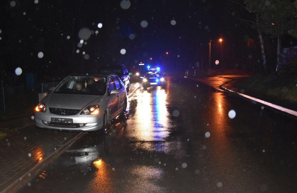 Do potrącenia pieszej doszło 6 grudnia, przed godz. 16, na skrzyżowaniu ul. Strzeleckiej z ul. Siemieńskiego w Jarosławiu. <br/>fot.KPP Jarosław