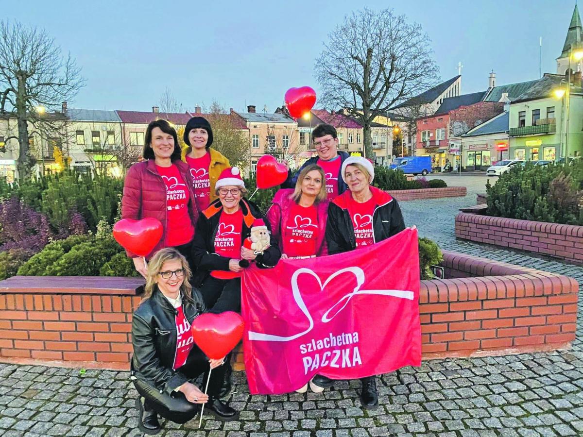 Weekend cudów, a więc przekazanie paczek od darczyńców wybranym przez nich rodzinom, nastąpi w najbliższą sobotę i niedzielę – 10 i 11 grudnia. Wśród czekających na pomocną dłoń są też mieszkańcy 4 powiatów byłego województwa przemyskiego. Na zdjęciu ekipa wolontariuszy Szlachetnej Paczki z Lubaczow