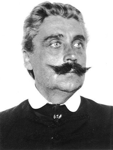 „Żadna sztuka nie obejmuje w znaku widomym tyle wzniosłości, ile architektura!...” – Jan Sas- Zubrzycki o architekturze. <br/>fot.www.wikipedia.pl
