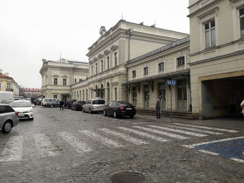 Dworzec Przemyśl Główny jurorzy konkursu wyróżnili dodatkową nagrodą specjalną, przyznaną za symboliczną rolę, jaką odegrał w pierwszej fazie wojny w Ukrainie, zamieniając się w wielkie centrum przyjmowania i udzielania pomocy humanitarnej. 

<br/>fot.Urszula Gielo