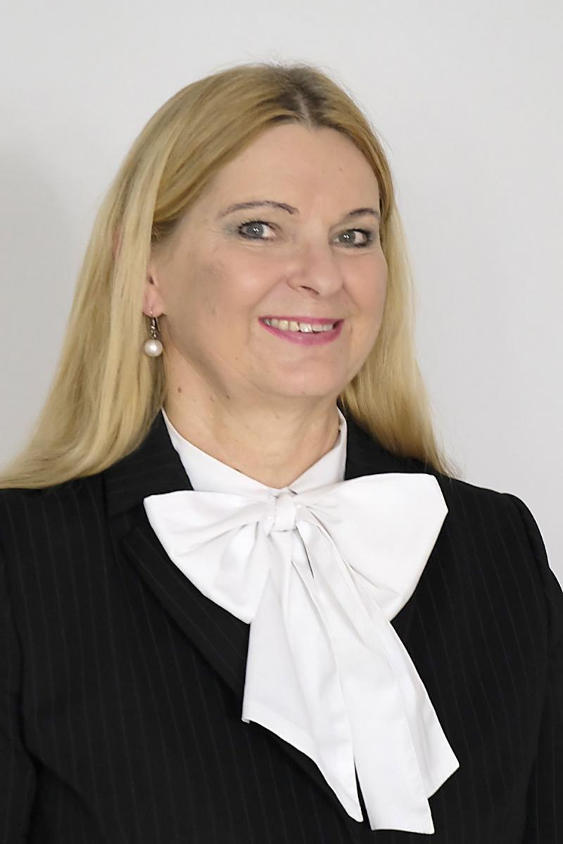 – Miniony rok przyniósł mi wielkie rozczarowanie. Zamiast wieloaspektowej pracy dla lokalnej społeczności, na którą liczyłam, spotkałam się z łamaniem statutu partii,  wewnętrznymi koteriami, układami kolegów dla biznesu, partyjnymi „ustawkami”, z którymi nie mogę się zgodzić – powiedziała Grażyna S