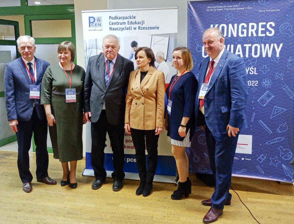 Zbigniew Hamielec – wicedyrektor PCEN Oddział Przemyśl, Lesia Buhera – dyrektor Szkoły Polskiej Mniejszości Narodowej w Stryju, Adam Chłopek – prezes Zjednoczenia Nauczycieli Polskich na Ukrainie, Eliza Dzwonkiewicz – Konsul Generalna Rzeczpospolitej Polskiej we Lwowie, Olena Babiak – dyrektor Polsk