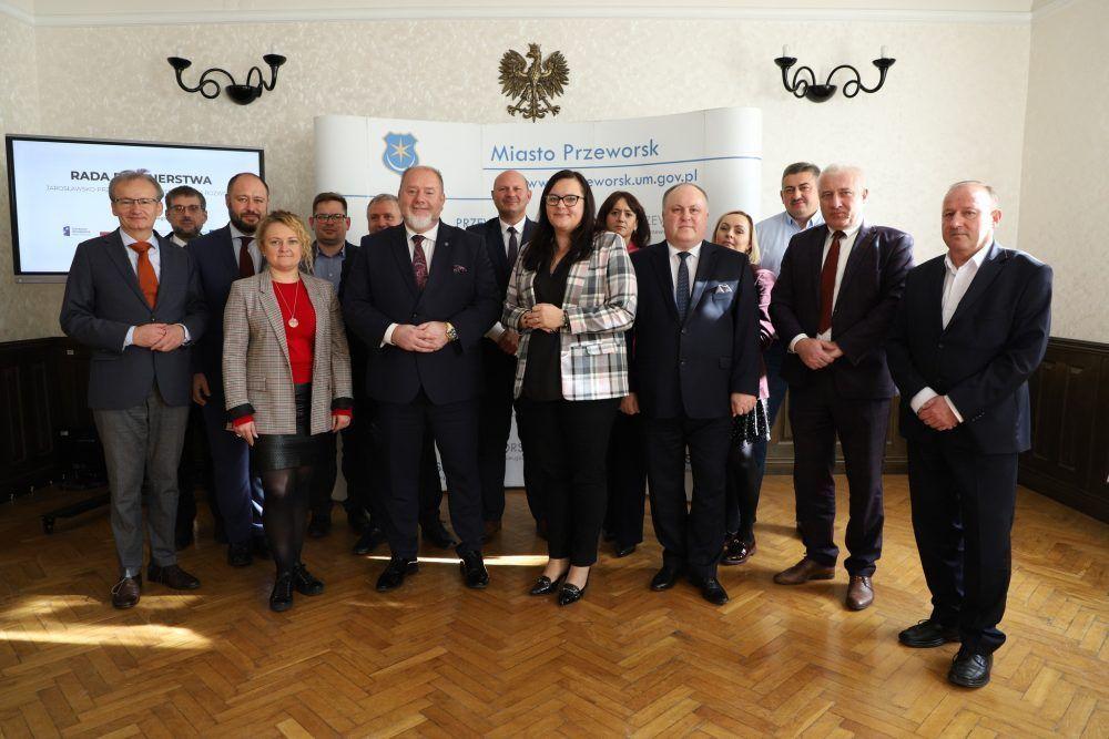 Projekt Centrum Wsparcia Doradczego (CWD) Plus realizuje Ministerstwo Funduszy i Polityki Regionalnej wspólnie ze Związkiem Miast Polskich i Fundacją Fundusz Współpracy. 

<br/>fot.UM Przeworsk