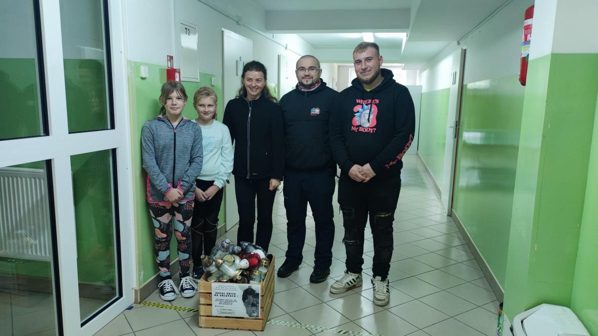 W ramach akcji kresowej udało się uzbierać i zakupić 750 zniczy na cmentarze w Mościskach i we Lwowie. W akcję zaangażowały się między innymi uczniowie placówek oświatowych z terenu gminy Przeworsk.

<br/>fot.ze zbiorów organizatora