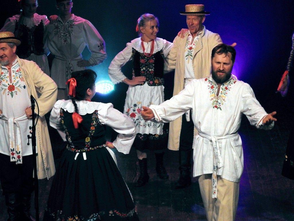 Zamkową scenę zdominowały tańce i muzyka charakterystyczne dla regionu ziemi przemyskiej.

<br/>fot.PCKiN Zamek