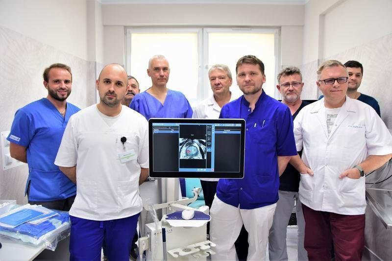 26 października, na oddziale urologii przemyskiego szpitala przez przemyskich lekarzy przeprowadzona została biopsja fuzyjna gruczołu krokowego. Zabieg wykonali pod okiem dra n. med. Andrzeja Lewickiego z Kliniki Urologii Centrum Medycznego Kształcenia Podyplomowego – Szpital Orłowskiego w Warszawie