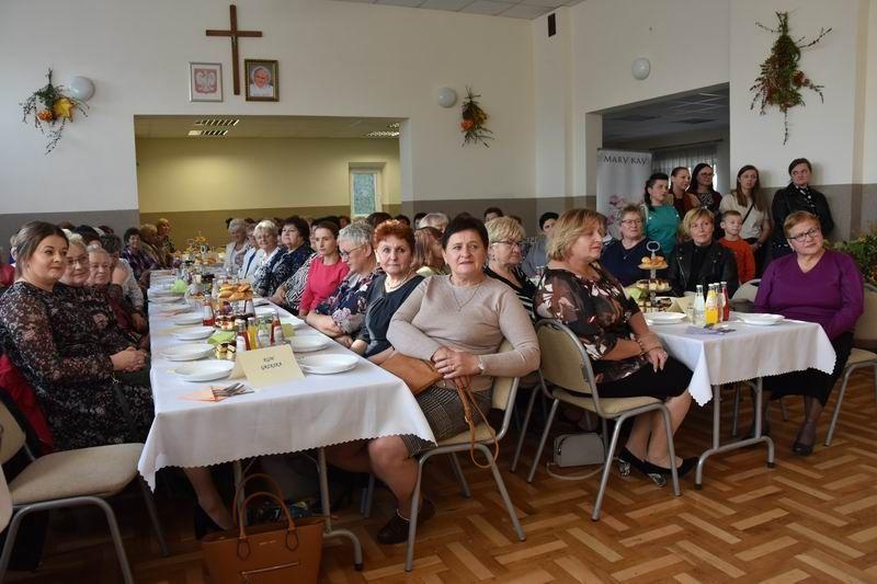 Dobre humory uczestniczkom imprezy dopisywały.<br/>fot.UG Przeworsk