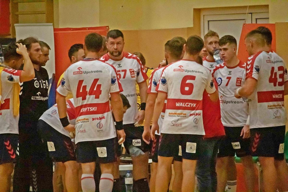 Ledwie kilka dni mają przemyślanie i sztab trenerski na wyciągniecie wniosków z fatalnie rozegranego meczu z Olimpią Medex Piekary Śląskie. Takie spotkania się zdarzają, ale kibice takich meczów oglądać nie chcą...<br/>fot.Grzegorz Gajdzik