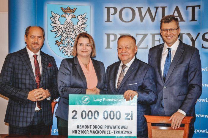Umowa została podpisana w poniedziałek, 10 października. <br/>fot.Powiat Przemyski