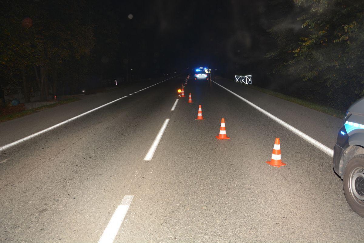 Policjanci pracowali na miejscu wypadku.<br/>fot.KMP Rzeszów