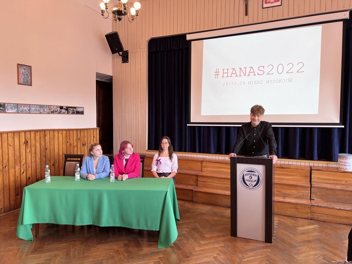 We wszystkich szkołach początek września to okres wyborów do samorządu uczniowskiego. W I LO w Jarosławiu dla kandydatów zorganizowano debatę, po której w „Koperniku” wprowadzono ciszę wyborczą. Wszystko relacjonowały szkolne social media.
<br/>fot.ze zbiorów I LO w Jarosławiu