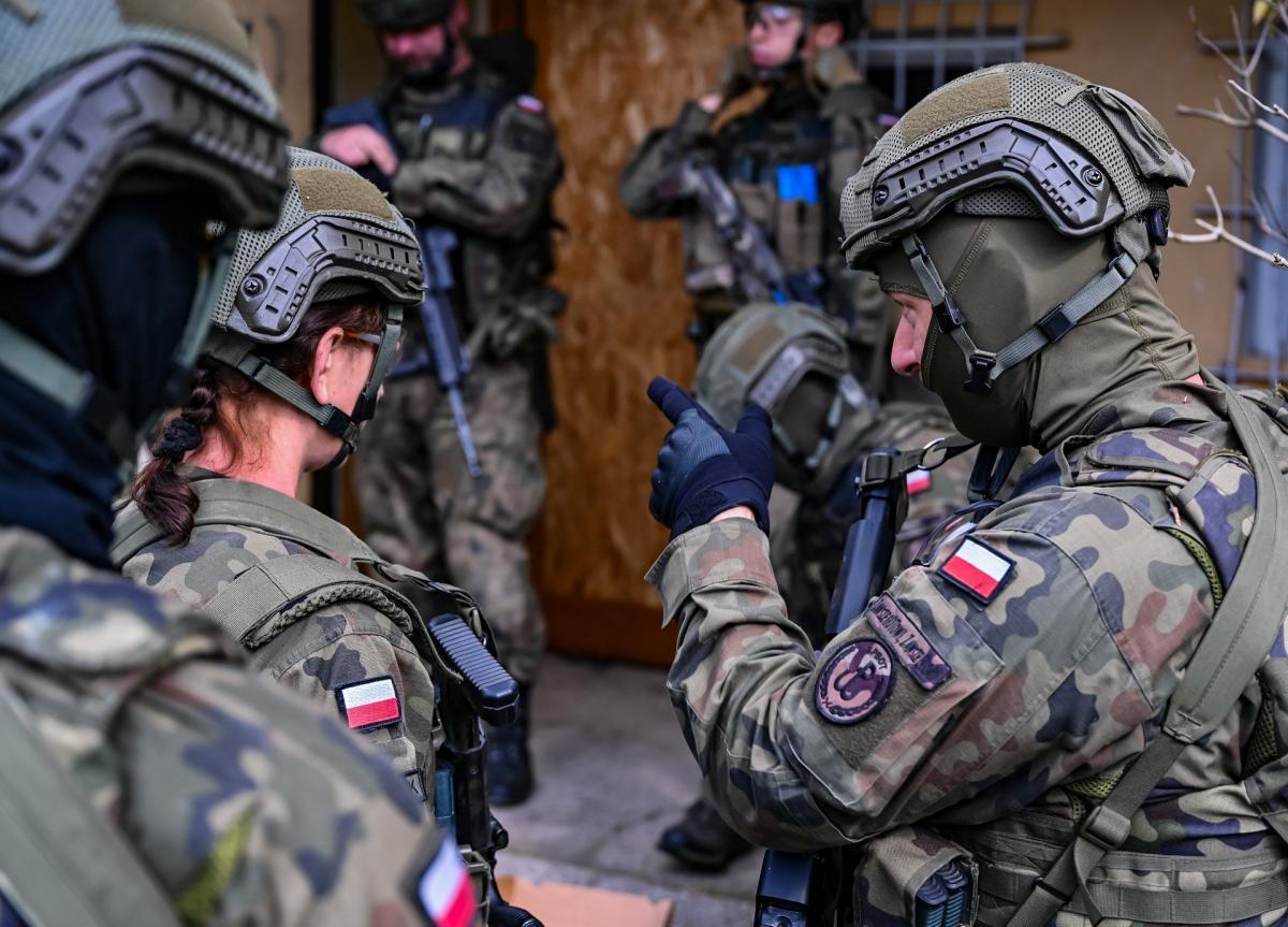 Ćwiczenia żołnierzy podkarpackiej brygady i Estończyków odbywały się w pozorowanym zdarzeniu masowym z wieloma rannymi, tzw. mascal.<br/>fot.3 PBOT