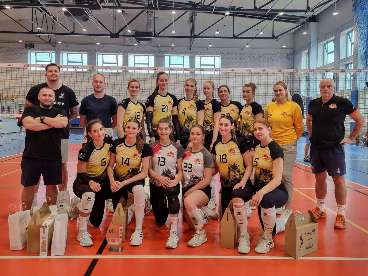 W Węgrowie po pasjonującym meczu jarosławianki wygrały w pięciu setach.<br/>fot.www.facebook.com/SanPajdaVolleyballTeam