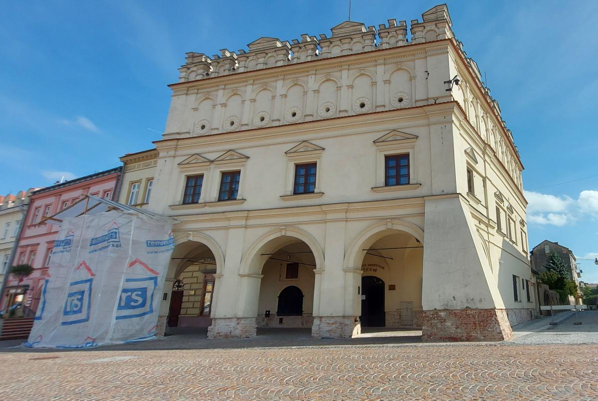 Kamienica Orsettich jest uważana za jeden z najcenniejszych zabytkowych budynków na jarosławskim Rynku.<br/>fot.Jakub Baran