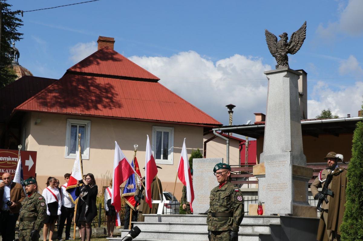 Uroczystości rozpoczęła msza św. w intencji ojczyzny i poległych w bitwie w kościele parafialnym w Krzywczy. Druga ich część odbyła się pod pomnikiem Obrońców Ziemi Krzywieckiej latach 1939 – 1946, gdzie został odczytany apel pamięci, oddana została salwa honorowa, złożono kwiaty i zapalono znicze.<