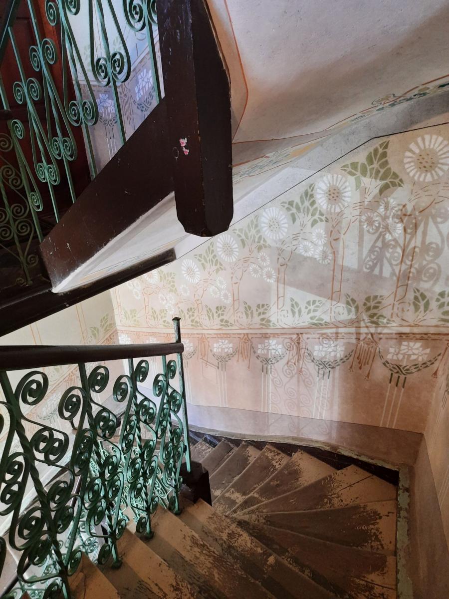 Oto efekty prac konserwatorskich wnętrza kamienicy przy ul. Grzegorza z Sanoka 9 w Przemyślu, liczącej już 116 lat. Wygląda przepięknie! <br/>fot.PWUOZ Przemyśl