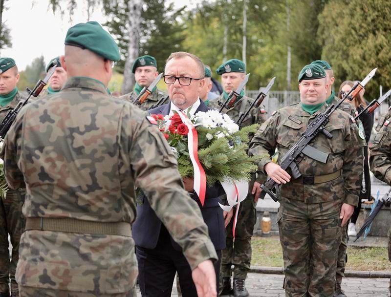 11 września w Pawłosiowie odbyła się uroczystość upamiętniająca bohaterów walk powietrznych nad Pawłosiowem.

<br/>fot.Starostwo Powiatowe w Jarosławiu