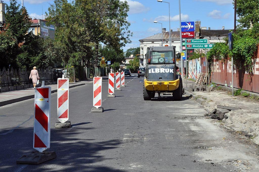 Prace remontowe na ulicy Siemiradzkiego rozpoczęte. Nowa nawierzchnia powinna być gotowa w grudniu br.<br/>fot.UM Przemyśl  