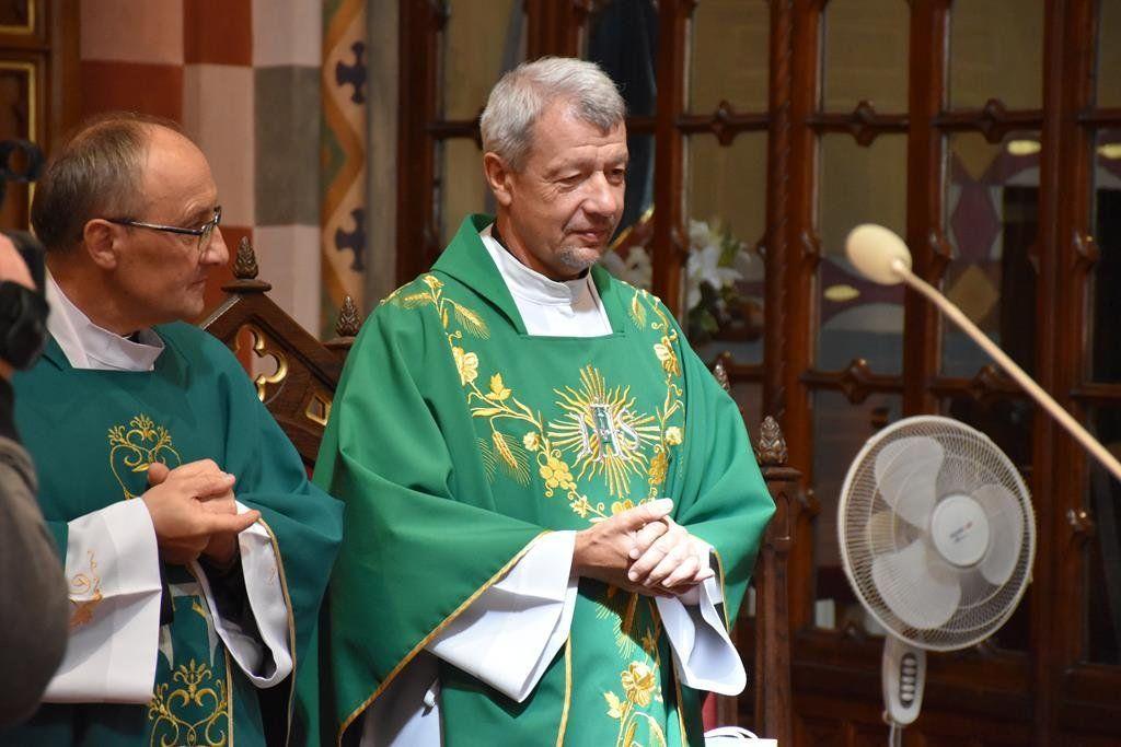Ks. Mariusz Skowron wychowywał się w Przemyślu. Właśnie tu, w kościele oo. Salezjanów obchodził 4 września 25-lecie swojej pracy kapłańskiej. 

<br/>fot.www.przemysl.sdb.org.pl