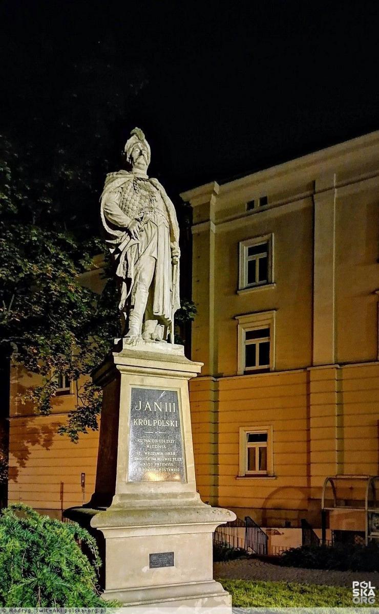 Zdaniem przemyślanina Franciszka Ziobera pomnik Jana III Sobieskiego trzeba jak najszybciej odnowić, bo jego stan przynosi wstyd miastu.<br/>fot.ze zbiorów własnych