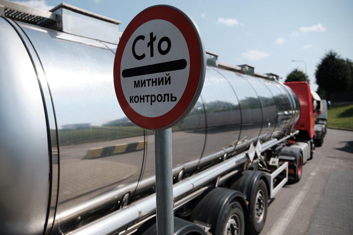 Od 1 września br. samochody ciężarowe o dopuszczalnej masie całkowitej nieprzekraczającej 7,5 tony będą odprawiane m.in. na drogowym przejściu granicznym Budomierz – Hruszew w powiecie lubaczowskim.<br/>fot.archiwum KAS