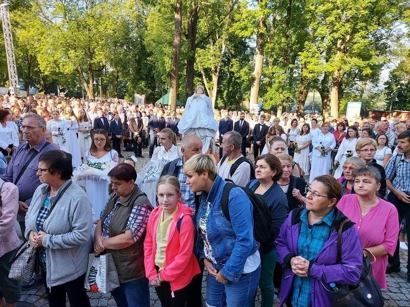 Sierpniowy odpust kalwaryjski rokrocznie gromadzi rzesze rozmodlonych pielgrzymów. Tak było w ubiegłym roku.


<br/>fot.Artur Wilgucki