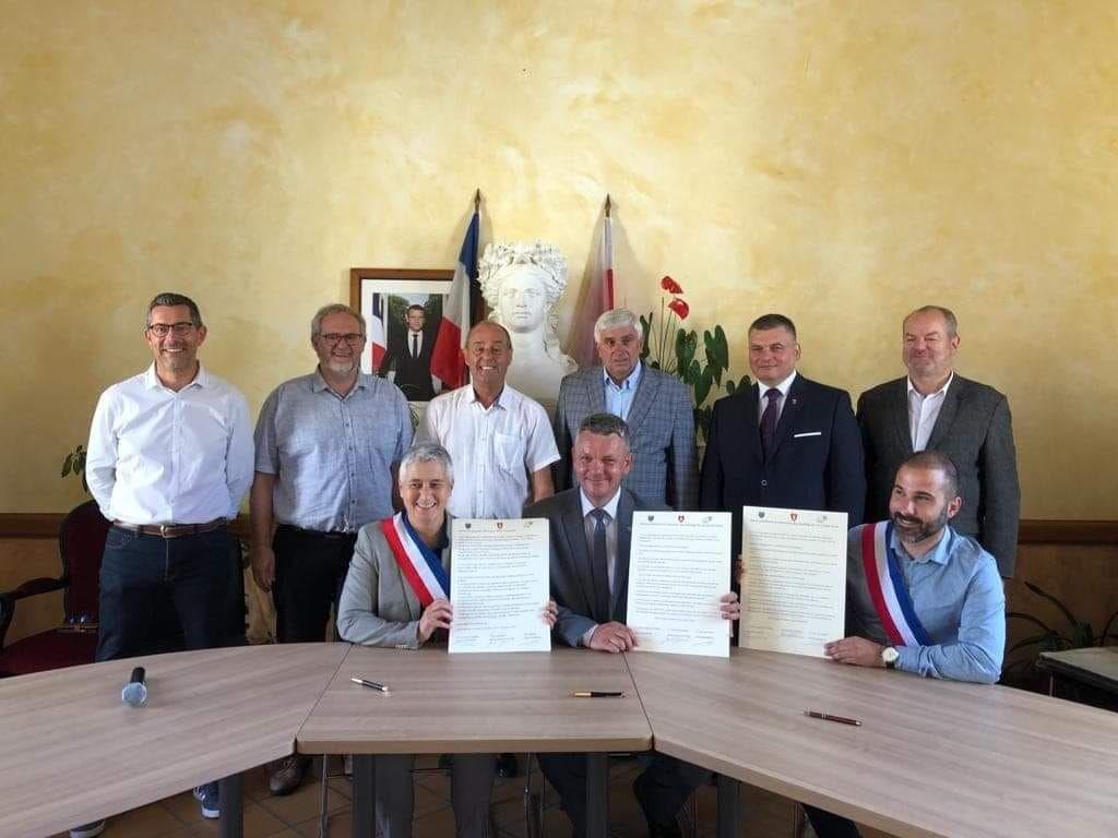 Na spotkaniu były obecne osoby, które prowadziły działalność stowarzyszenia od ponad 20 lat.<br/>fot.ze zbiorów własnych