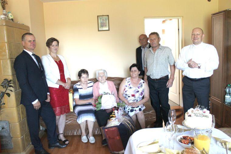 Pani Józefa jest jedną z niewielu stulatek zamieszkujących Podkarpacie. Tym bardziej gratulujemy!<br/>fot.UG Stary Dzików 
