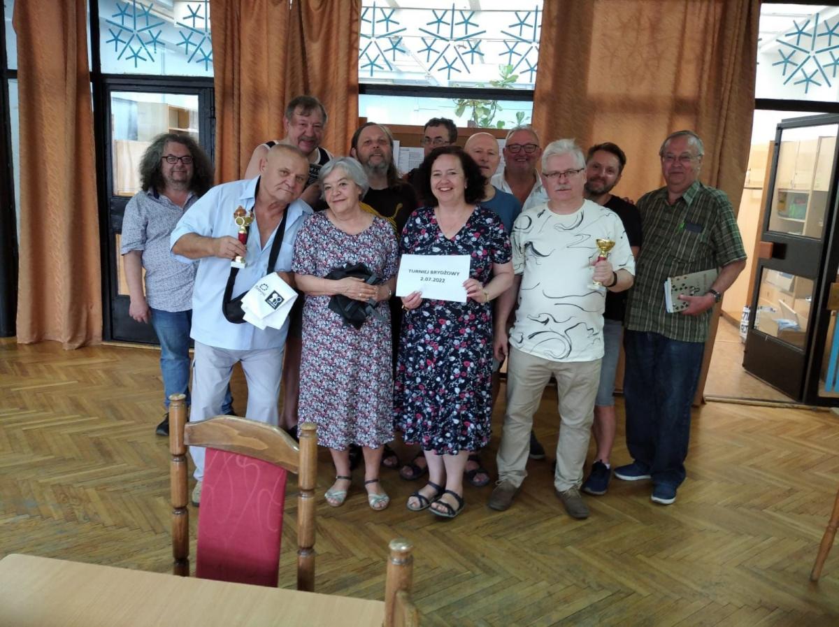 Uczestnicy turnieju brydżowego podczas kolejnej edycji Manewrów Szwejkowskich.<br/>fot.ze zbiorów własnych