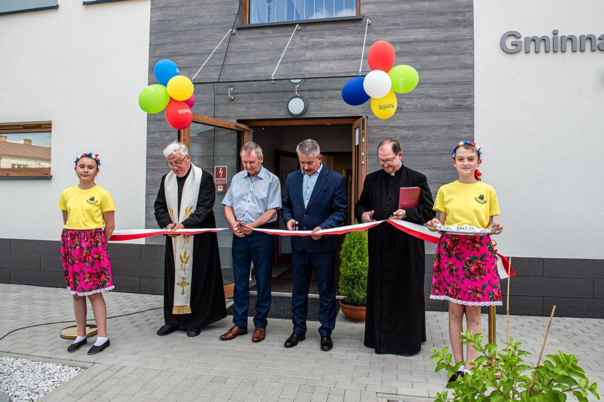 Centrum Aktywności Lokalnej w Pawłosiowie to jedna z czterech inwestycji, będąca owocem zawiązanej w grudniu 2013 r. współpracy pomiędzy: Gminą Miejską Jarosław, Gminą Miejską Przeworsk oraz gminami Przeworsk i Pawłosiów. Całkowita wartość zadania wyniosła 2 mln 680 tys. zł.

<br/>fot.Kamil Lisowski