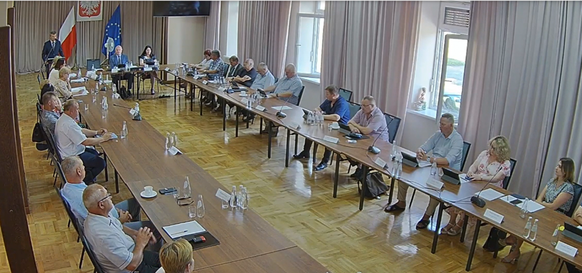 – Obiecuję ciężką pracę swoją i moich współpracowników – powiedział po uzyskaniu wotum zaufania i absolutorium burmistrz Radymna Mieczysław Piziurny. Sesje rady miasta, również te archiwalne, są dostępne online dla wszystkich zainteresowanych.
 
