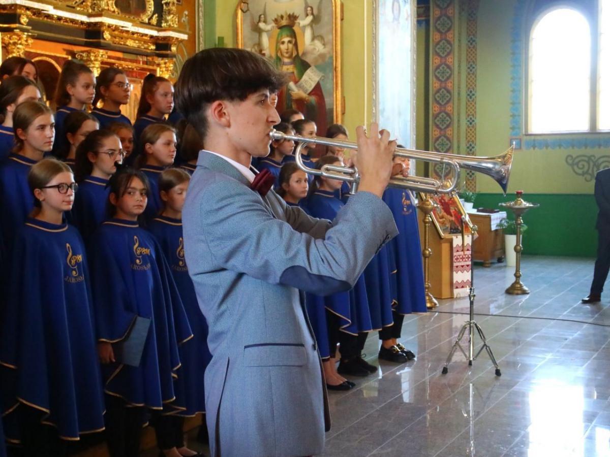 Młodzi artyści i doskonała akustyka jarosławskiej konkatedry sprawiły, że koncert był wyjątkowym wydarzeniem.<br/>fot.za zbiorów własnych