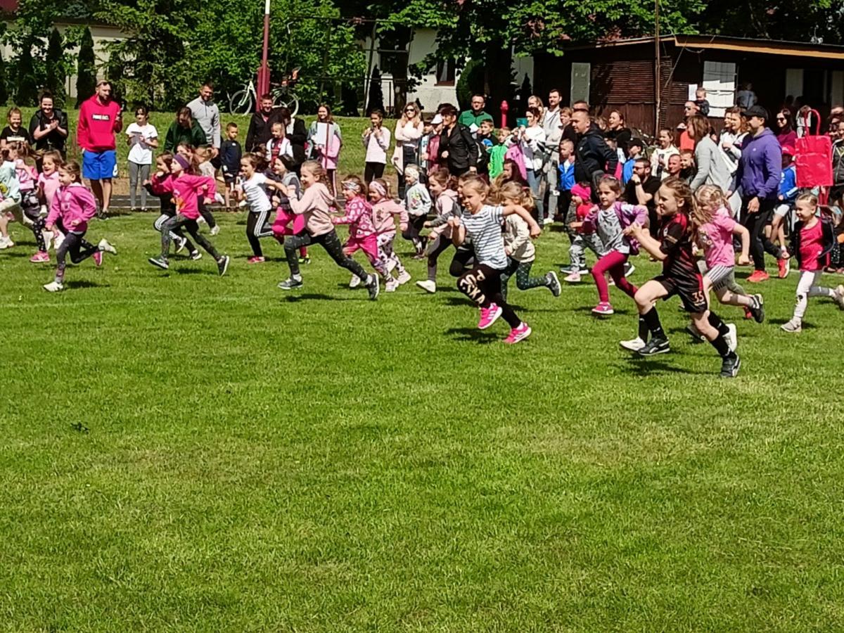 Na starcie imprezy stanęło prawie 300 osób!<br/>fot.UG Orły