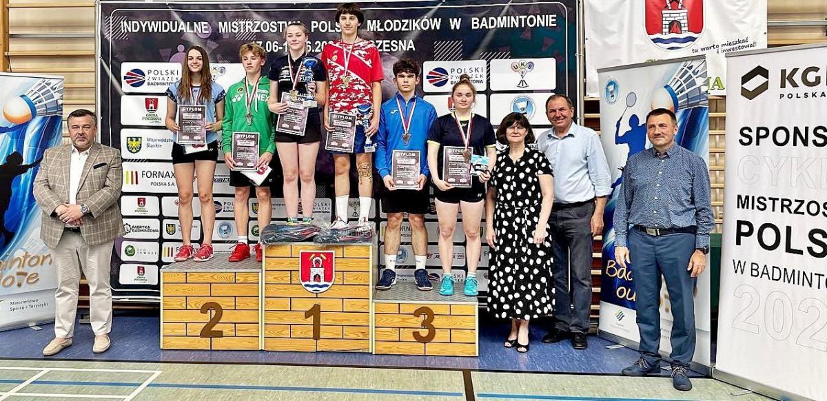 Kacper Drymajło (czwarty z prawej), jako jedyny z klubów z Podkarpacia, wrócił do domu z medalem Indywidualnych Mistrzostw Polski Młodzików.<br/>fot.ze zbiorów własnych