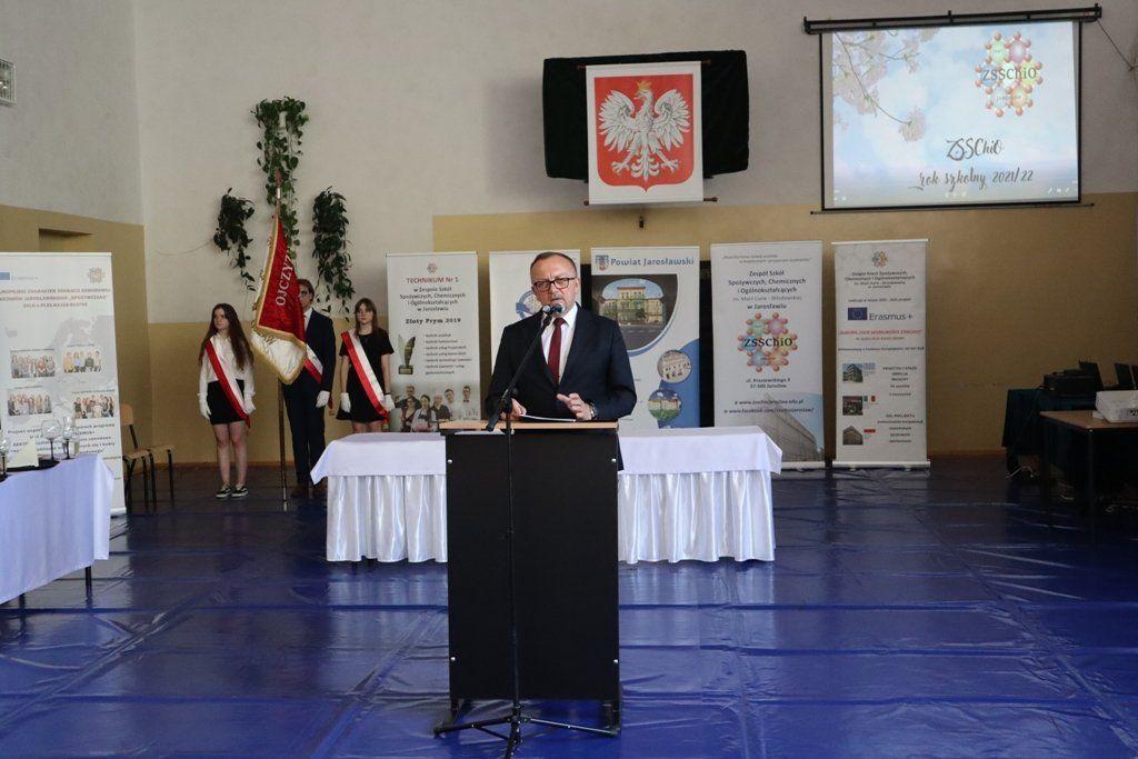 Na uroczystym zakończeniu roku szkolnego w ZSSChiO gościł starosta powiatu jarosławskiego Stanisław Kłopot.
<br/>fot.Zbiory ZSSChiO