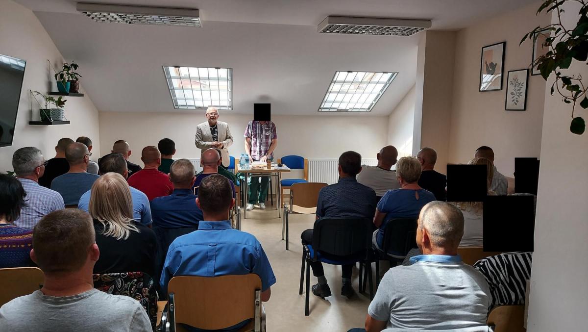 Alkohol ze sprawdzonych źródeł, spożywany w odpowiedniej ilości, jeszcze nikomu nie zaszkodził. Problem pojawia się jednak, gdy zwycięża on nad każdą inną dziedziną życia i staje się kwestią najważniejszą. <br/>fot.mjr Piotr Pijanowski