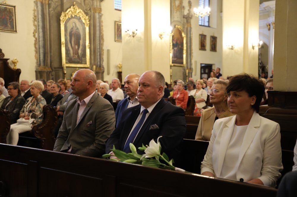 Muzyczną ucztę w klasztorze oo. Bernardynów poprzedziło nabożeństwo z udziałem władz miasta i lokalnego samorządu.<br/>fot.UM Przeworsk